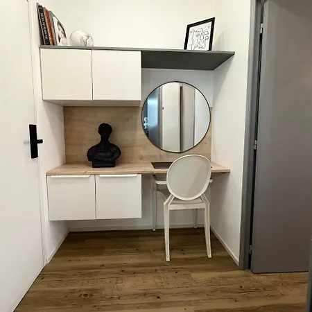 Galerie 466 L'art De Vivre A *