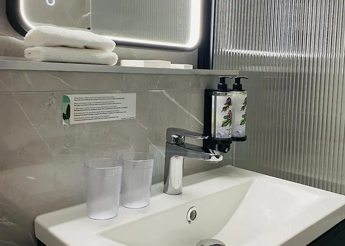 Galerie 466 L'art De Vivre à Apartmán